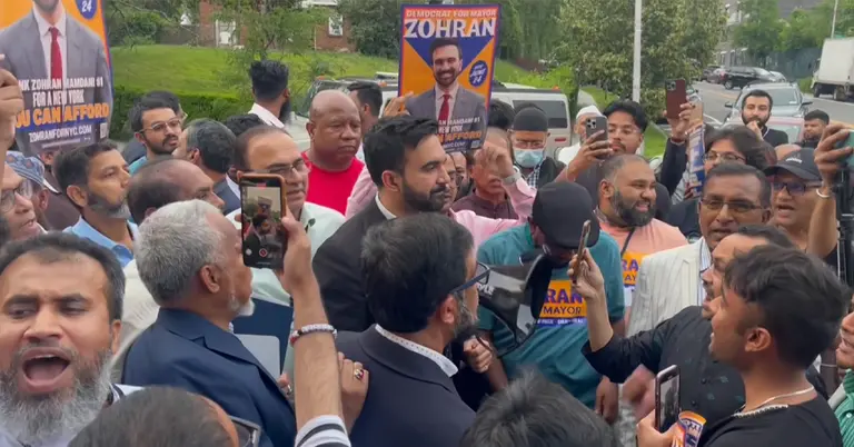 নির্বাচনি প্রচারণায় জোহরান মামদানি